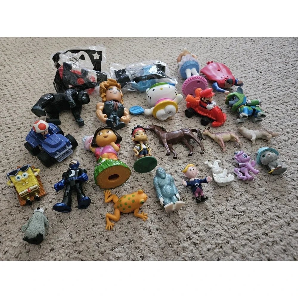 Miscellaneous Kids Toy Lot Figure‎ Items Lot Of 24 Items